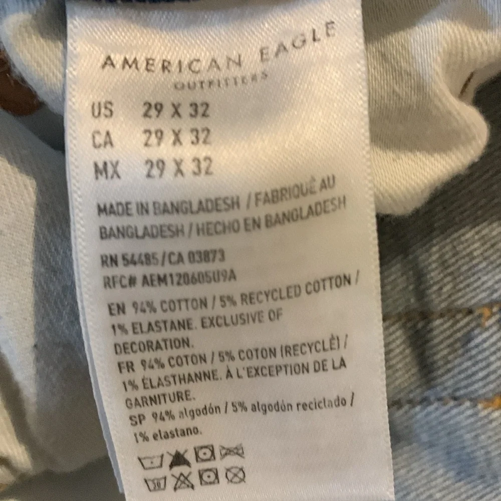 American Eagle Slim Straight Jeans. 29x32 - Picture 4 of 5